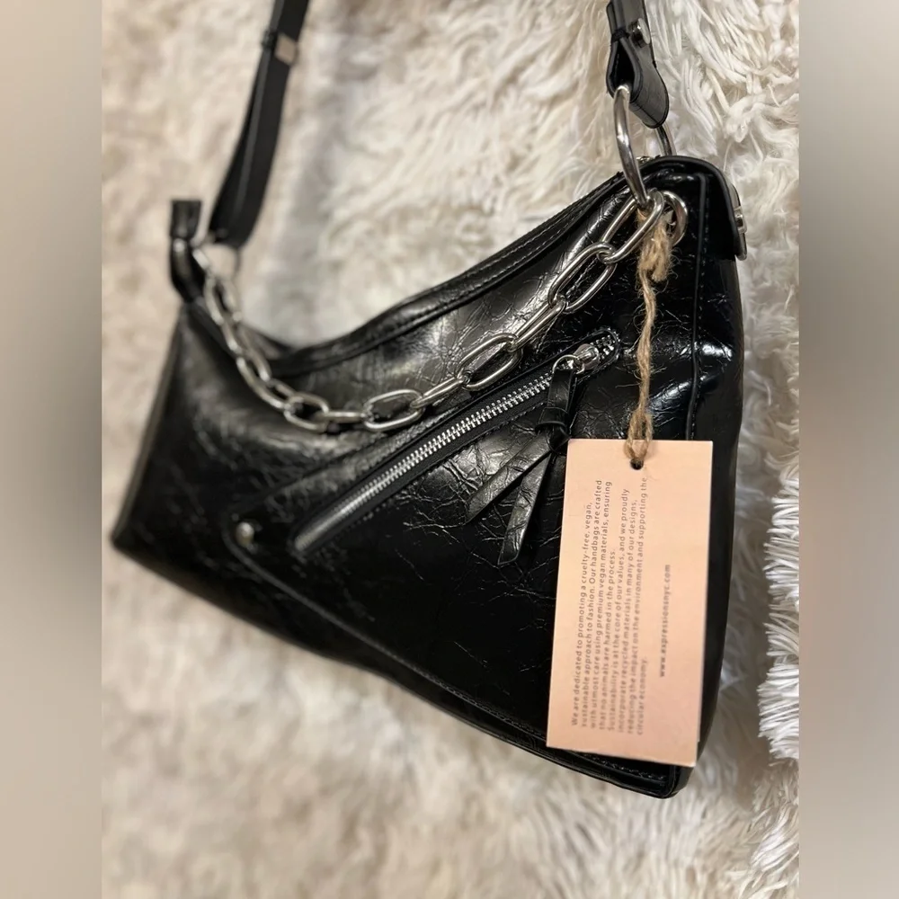 🖤🖤NWT- E/N EXPRESSIONS NYC SASSY/CLASSY BLACK SHOULDER BAG🖤🖤